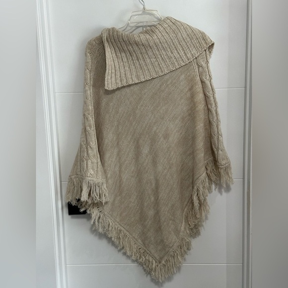 ✨NWT✨ INC International Concepts: Women’s Cable Knit Poncho- One Size Fits Most - Picture 7 of 10
